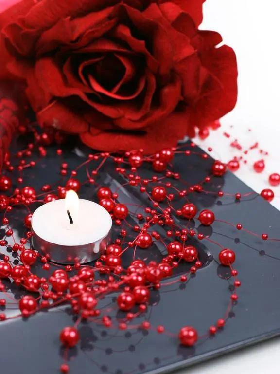 Bižuterní perličky - srdíčka - na silonu - ZELENÁ chartreuse