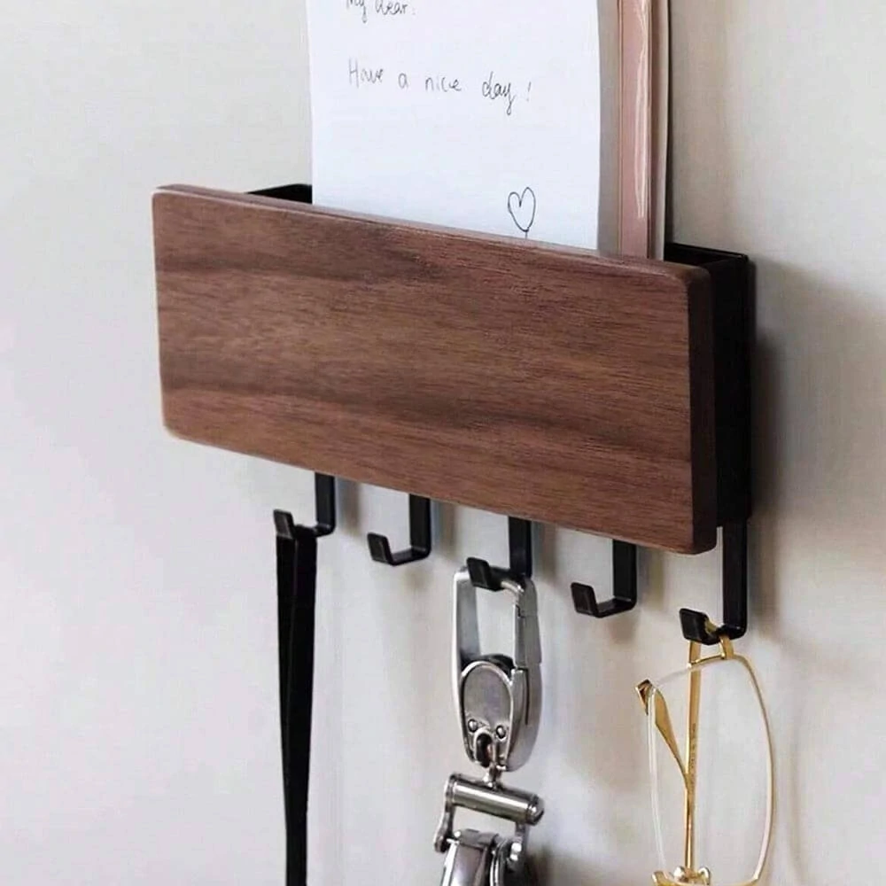 Věšák na klíče s přihrádkou