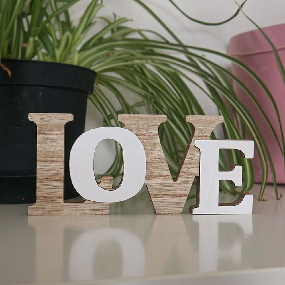 Dřevěná dekorace LOVE