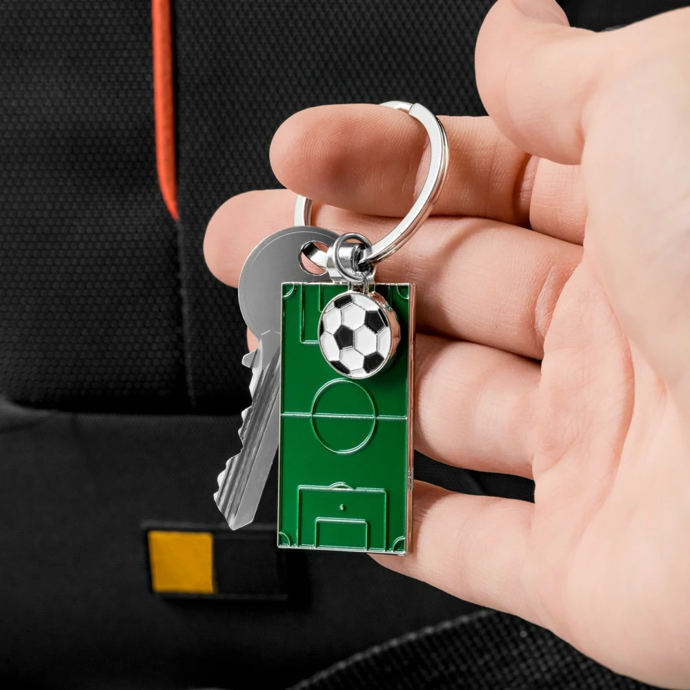 Klíčenka pro fotbalisty - hřiště a míč