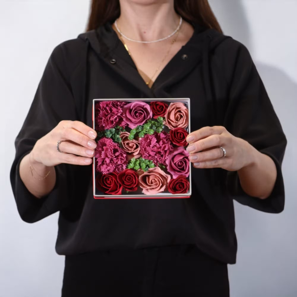 Dárkový box mýdlových květů čtverec - vintage růže