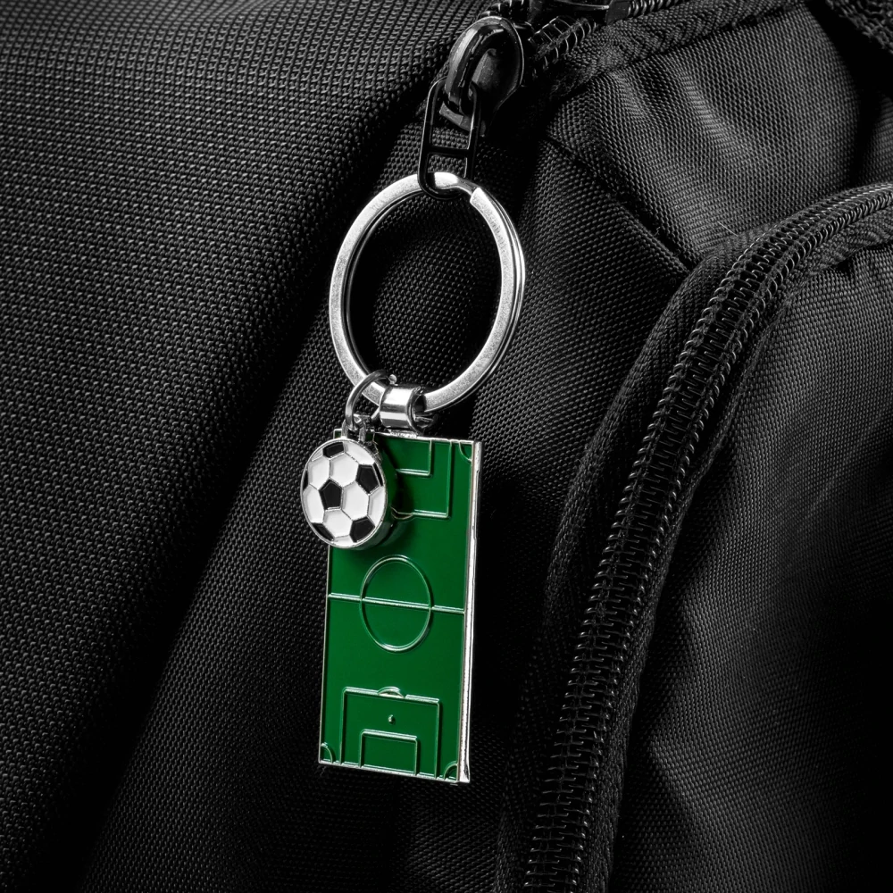 Klíčenka pro fotbalisty - hřiště a míč